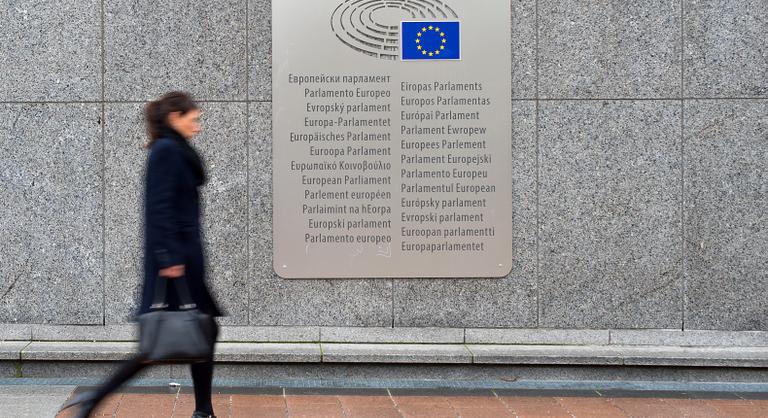 Ez már a teljes kétségbeesés fázisa, az Európai Unió pont azt másolja, amit évtizedekig kritizált