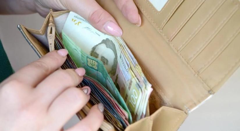 Ukrajnában decemberben az átlagfizetés közel 14%-kal nőtt, és meghaladta a 30 ezer hrivnyát