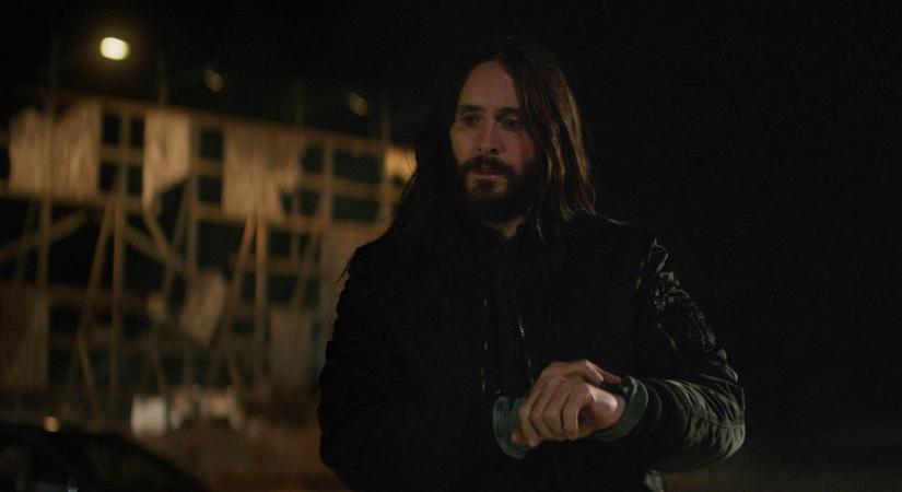 Berobbant a Netflixre Jared Leto valaha volt legvitatottabb filmje, ezt a nézők vagy imádják, vagy gyűlölik