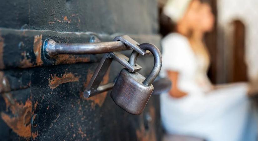 Rabság a négy fal között – letartóztatták az emberkereskedőket