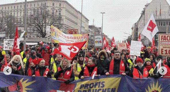 Több ezer oktatási dolgozó sztrájkolt Németországban