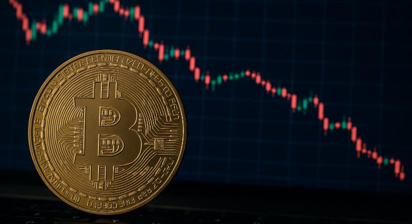 Vérfürdő a hétvégén: 80 000 dollár alá zuhant a Bitcoin, menekül a tőke a kriptopiacról