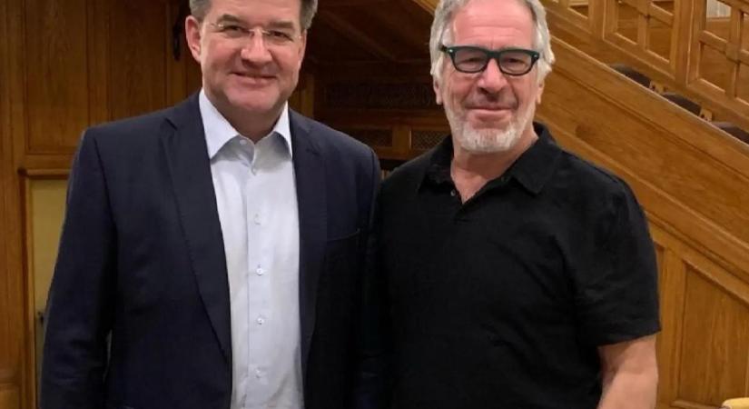 Lemondott Robert Fico tanácsadója, aki nagyon szeretett lányokról írni Jeffrey Epsteinnek