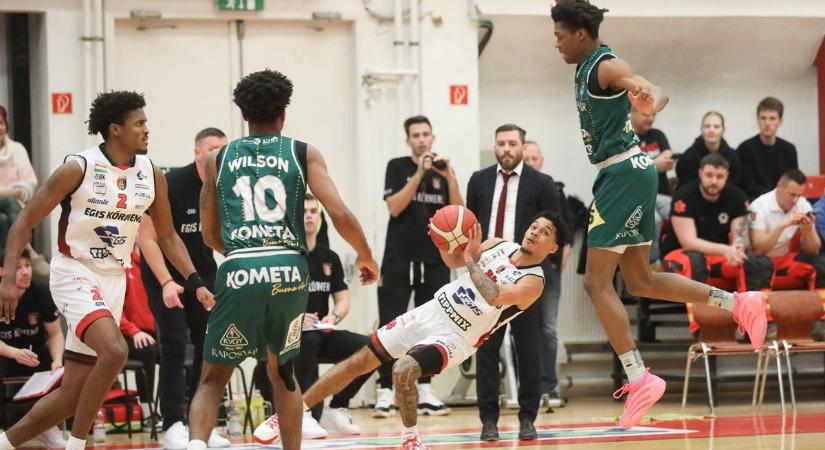 Kosárlabda: 3 ponttal, zsinórban ötödször kapott ki a Körmend - fotók