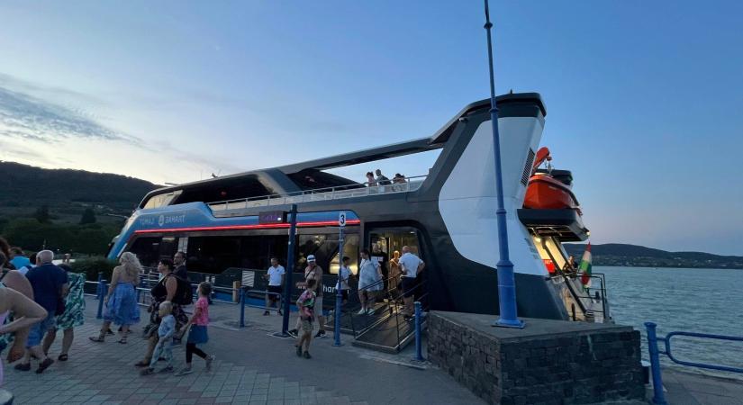 Tavaly 2,4 millióan utaztak a BAHART kompjain és hajóin