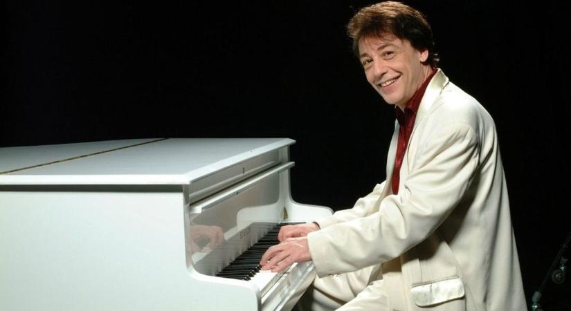 "Az angyalok bizonyára táncra perdülnek majd...": Fenyő Miklós kortársai búcsúznak a legendától