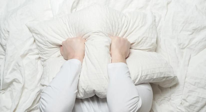 Pocsékul alszol, állandóan felébredsz? Ez lehet az oka!