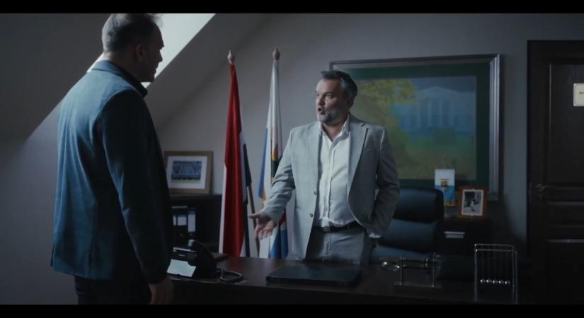 „Ki a tököm vagy te?!” – Hevér Gábor karaktere torka szakadtából ordibál