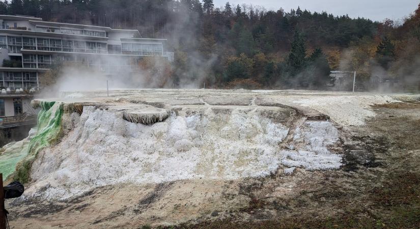 Csalódást keltő a látvány Magyarország egyedülálló „sódombjánál”, egészen másra számítanak a turisták