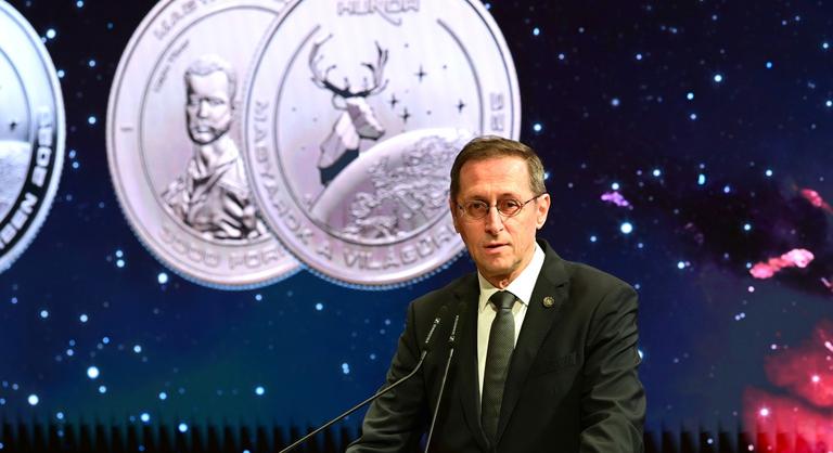 Eltűnt Kabala, a jegybankelnök lova