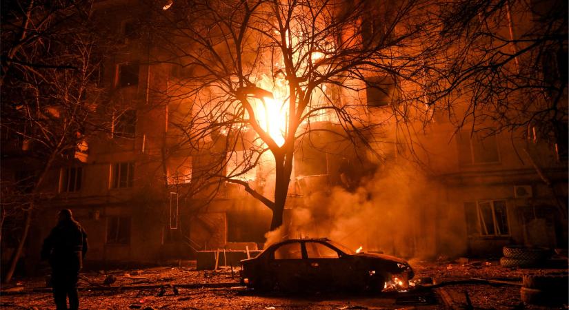 Az emberiség közelebb áll a pusztuláshoz, mint története során bármikor