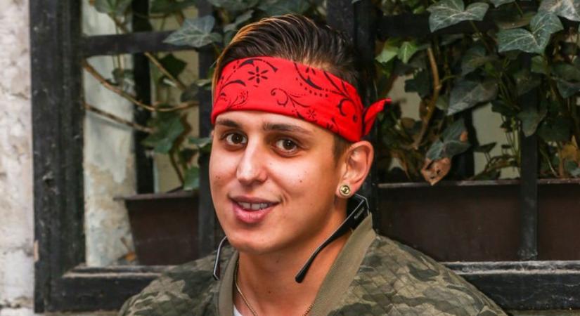 Aurelio édesanyja kiteregette a szennyest, pénteken ezt nem lehet náluk csinálni