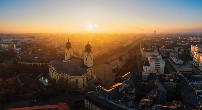 A város, amelyet dicsőség megnyerni – a Fidesz vagy a Tisza veszi be áprilisban Debrecent?