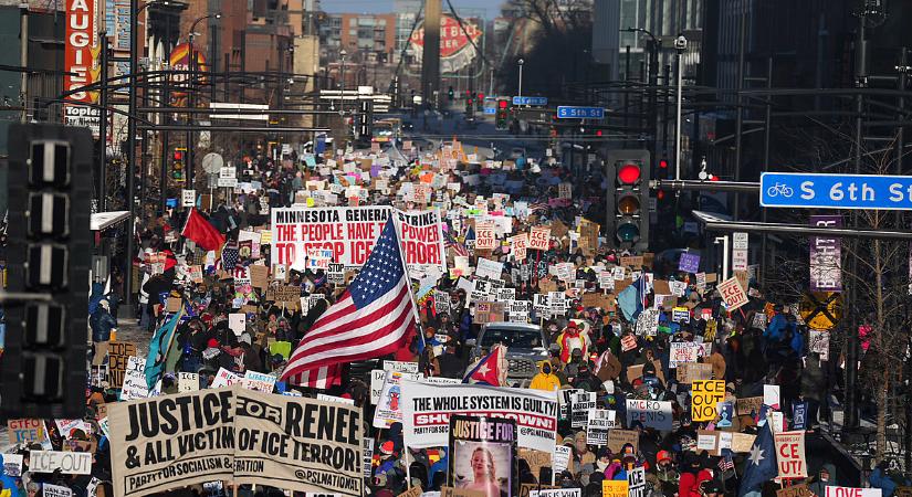 Polgárháború közeleg? Az elnöknek most minden mozdulatára figyelnie kell