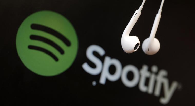 Láthatóbb helyre költözteti a dalszövegeket a Spotify