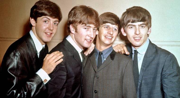 Megérkeztek az első képek a Beatles tagjairól a készülő filmsorozatból