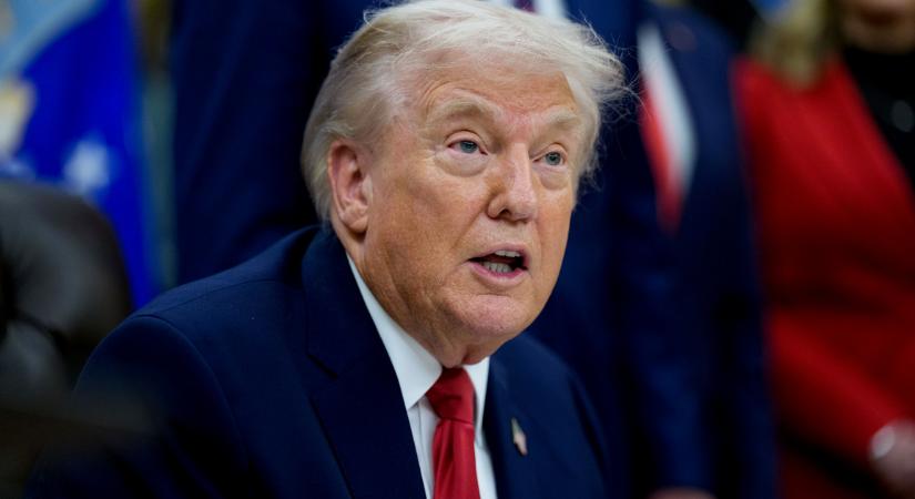 „Az Iráni Forradalmi Gárda teljes pánikban, tele a gatyájuk” – üzente Donald Trump az ország ellen fokozódó nyomás alatt