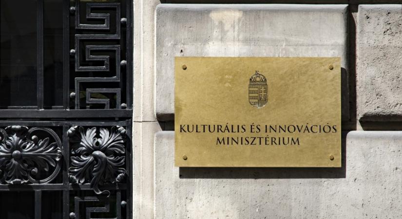 1971-ben is léteztek már olyan nevek, amiket Kósáék most kiiktatnak – a Nyelvtudományi Kutatóközpont távozó nyelvésze nem érti, mire fel ez az őrült nagy felbolydulás