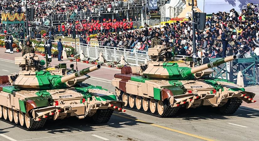 Szankciók ide vagy oda: Oroszország 15 milliárd dollárért adott el fegyvert 2025-ben