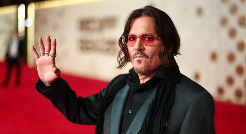 Johnny Depp visszatér Hollywoodba, de felismerhetetlen öregember lett belőle
