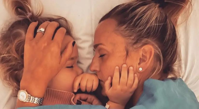 "Földre szállt angyal volt" - Édesanyja karjai közt hunyt el a súlyos betegséggel küzdő Lulu