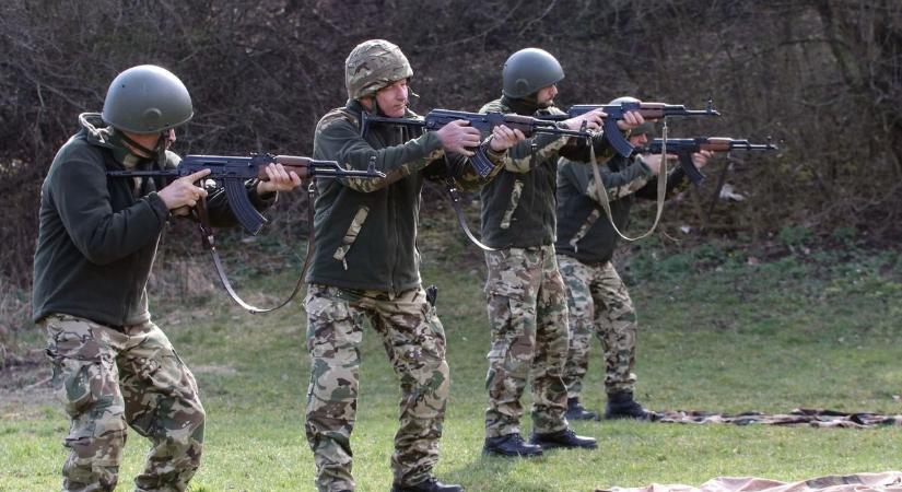 Megéri katonának állni? Jelentősen bővülnek a honvédségi juttatások 2026-tól