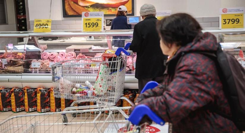 Most kell figyelni a Lidlben, a SPAR-ban, a Tescóban és a többi boltban: óriási árcsökkentésnek kell jönnie, az első lánc már lépett is