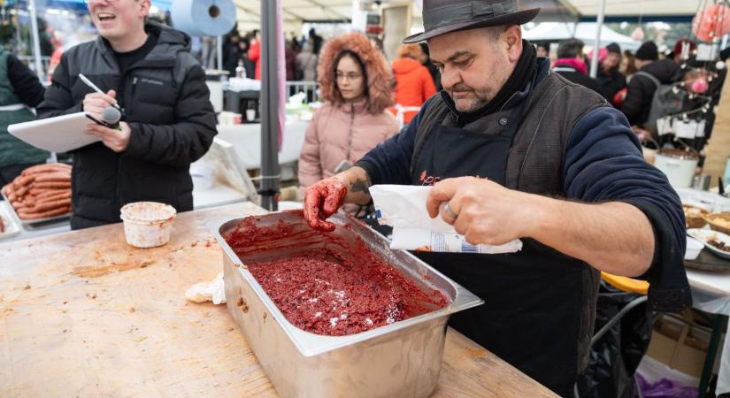 A Pig Egylet nem győzni jött a Vértesszőlősi böllérversenyre, hanem ápolni a magyar hagyományokat