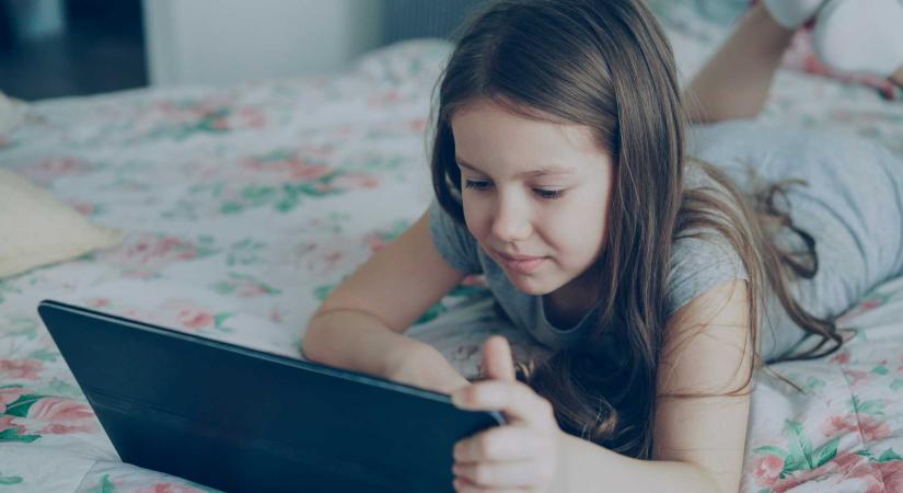 Arafat: a korlátozás önmagában nem elég, a felelős közösségimédia-használat tanítása is szükséges