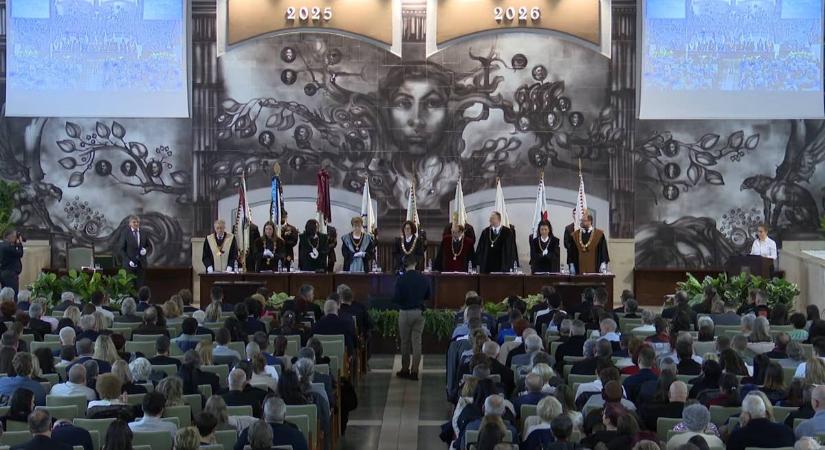 Díszdoktori címet kapott Csernicskó István, a Rákóczi Egyetem rektora