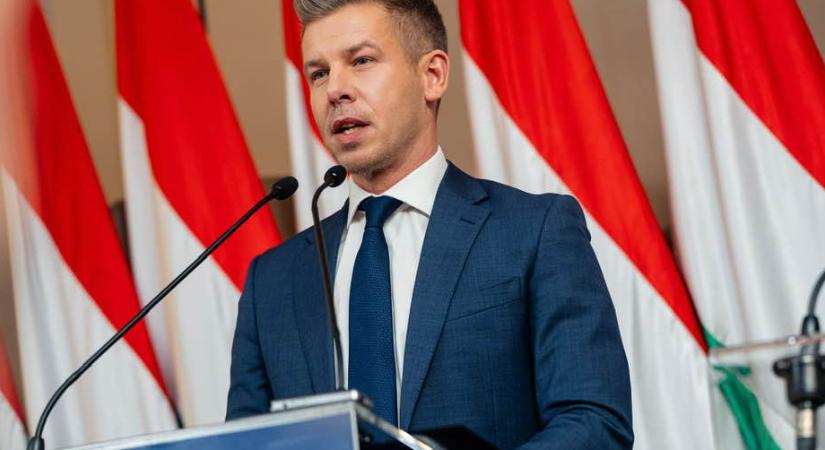 Magyar Péter ingyen vezeti a Tisza Pártot