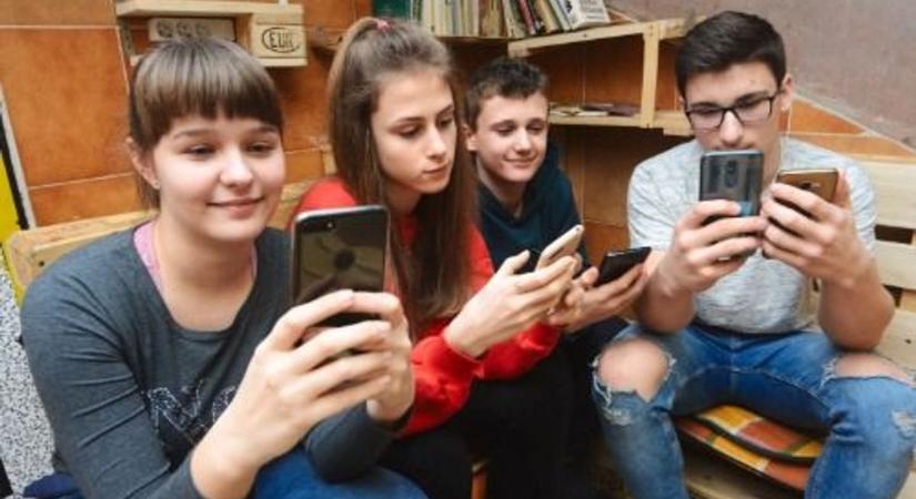 Véget ért az iPhone-ok kora – toplista: íme a tíz legjobb telefon az idén