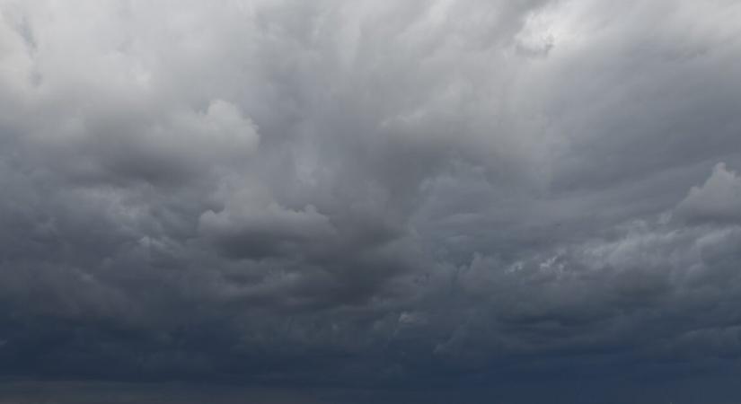 Nevetségesen gyenge időjárás vár ránk vasárnap – megint jobb otthon maradni