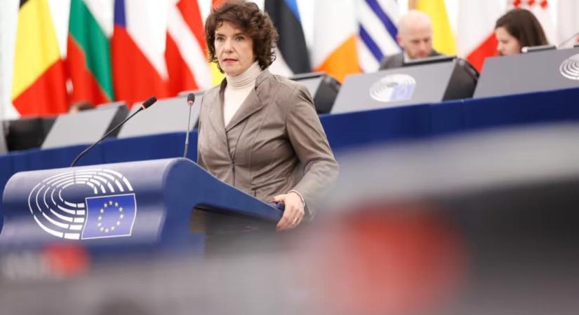 Vége a levélszavazatos trükközésnek? Dobrev Klára benyújtotta a javaslatát