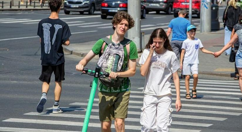 A KRESZ szerint új kötelezettsége lesz a gyalogosoknak, a sofőrök nehezen fogják megszokni