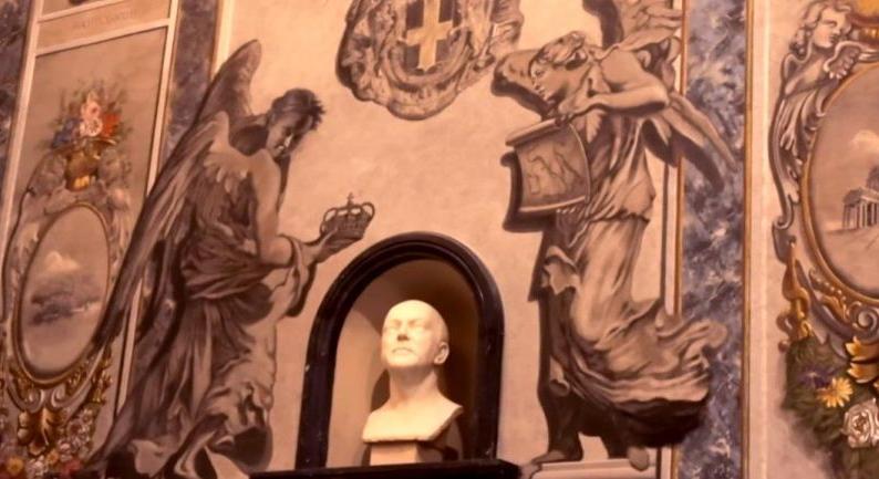 Botrány Olaszországban: angyallá változott Meloni miniszterelnök