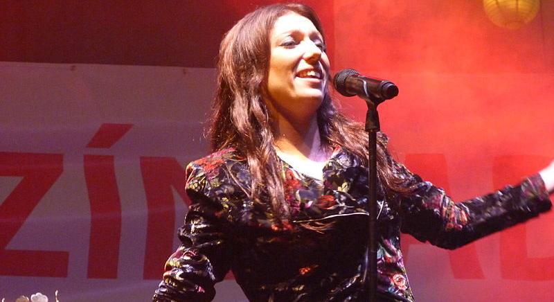 Ikreiről mutatott eddig nem látott fotókat Rúzsa Magdi