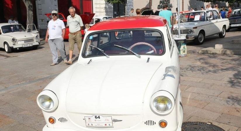 Mi lesz így? Kritikus szinten a személyautók átlagéletkora Baranyában!