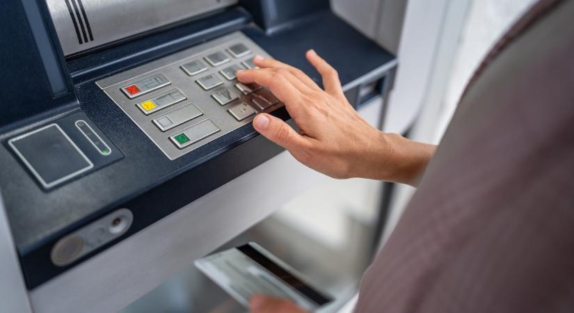 Mától már 300 ezer forintot lehet ingyenesen felvenni