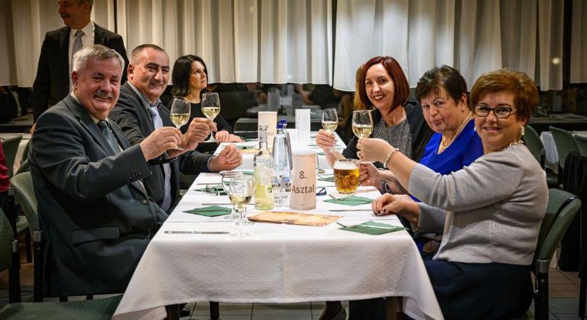 Ismét együtt báloztak az iparosok Sopronban - fotók, videó