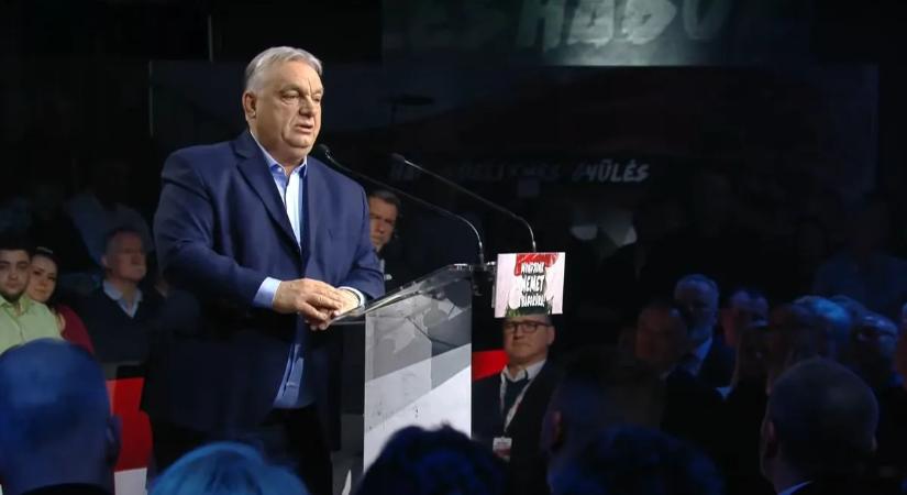 Orbán Viktor exkluzív fotókat mutatott a hatvani Háborúellenes Gyűlésről