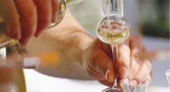 Éttermi reprezentáció: adómentesség jön, a pálinka is bekerül a körbe