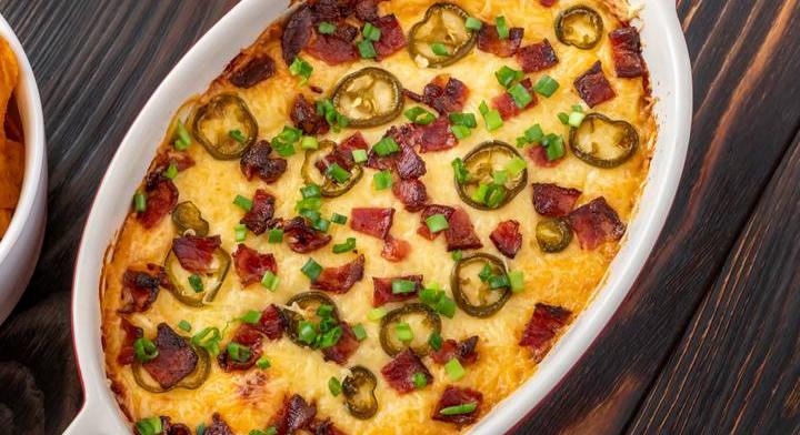 Nagyon sajtos, jalapeñós mártogatós: ütős recept a Super Bowlra