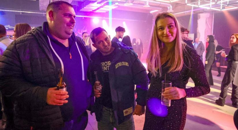 Szekszárd: jön az Ismerős Arcok, telt házas bulik a Bazaarban (fotókkal)