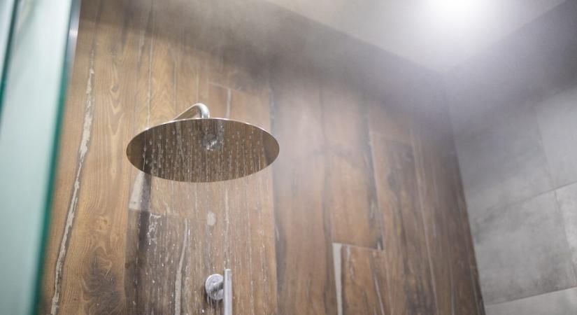 Ezért szeretik a nők a forróbb zuhanyokat, mint a férfiak