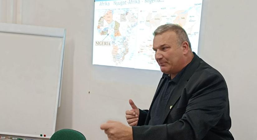 Egy magyar, akiből nigériai nemes lett (videóval, képgalériával)