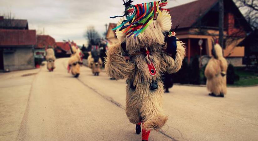 Rajonganak ezért a szlovén fesztiválért a turisták: néhány óra autóútra van csak