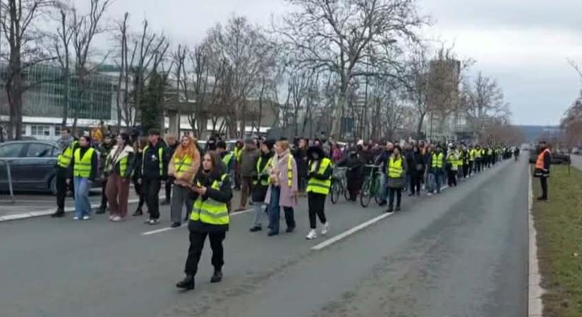 15 hónapja történt az újvidéki tragédia, erről emlékeztek meg a székvárosban