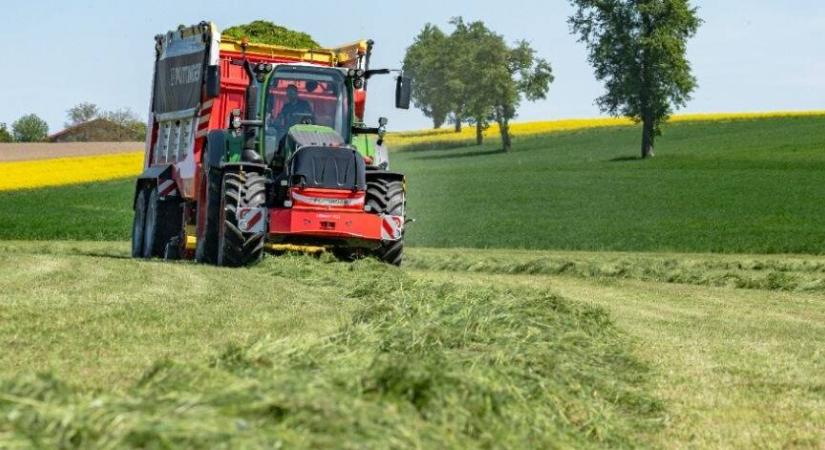 Három az egyben fejlesztés érkezett a traktorokra, ennél többet nem lehet egy eszközbe zsúfolni