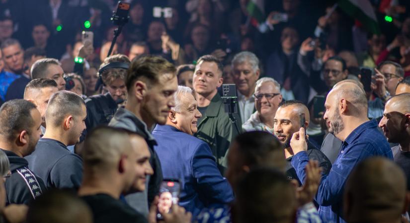 Ilyen volt a hatvani háborúellenes gyűlés (Képgaléria)